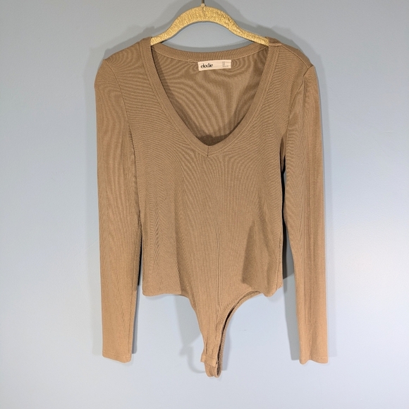 Elodie Taupe V Neck Robbed Bodysuit - Picture 1 of 4